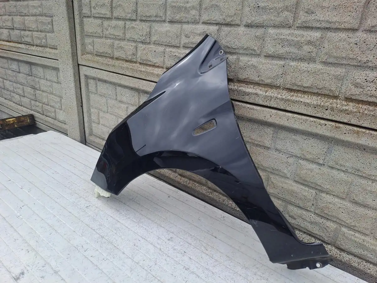 Aripa fata stanga Mitsubishi Space Star 12 20