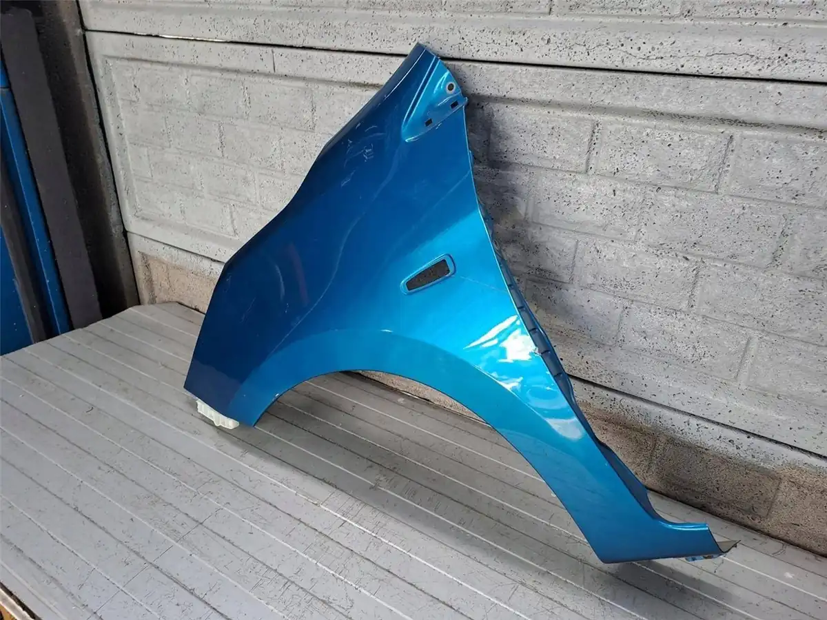 Aripa fata stanga Mitsubishi Space Star 12 20