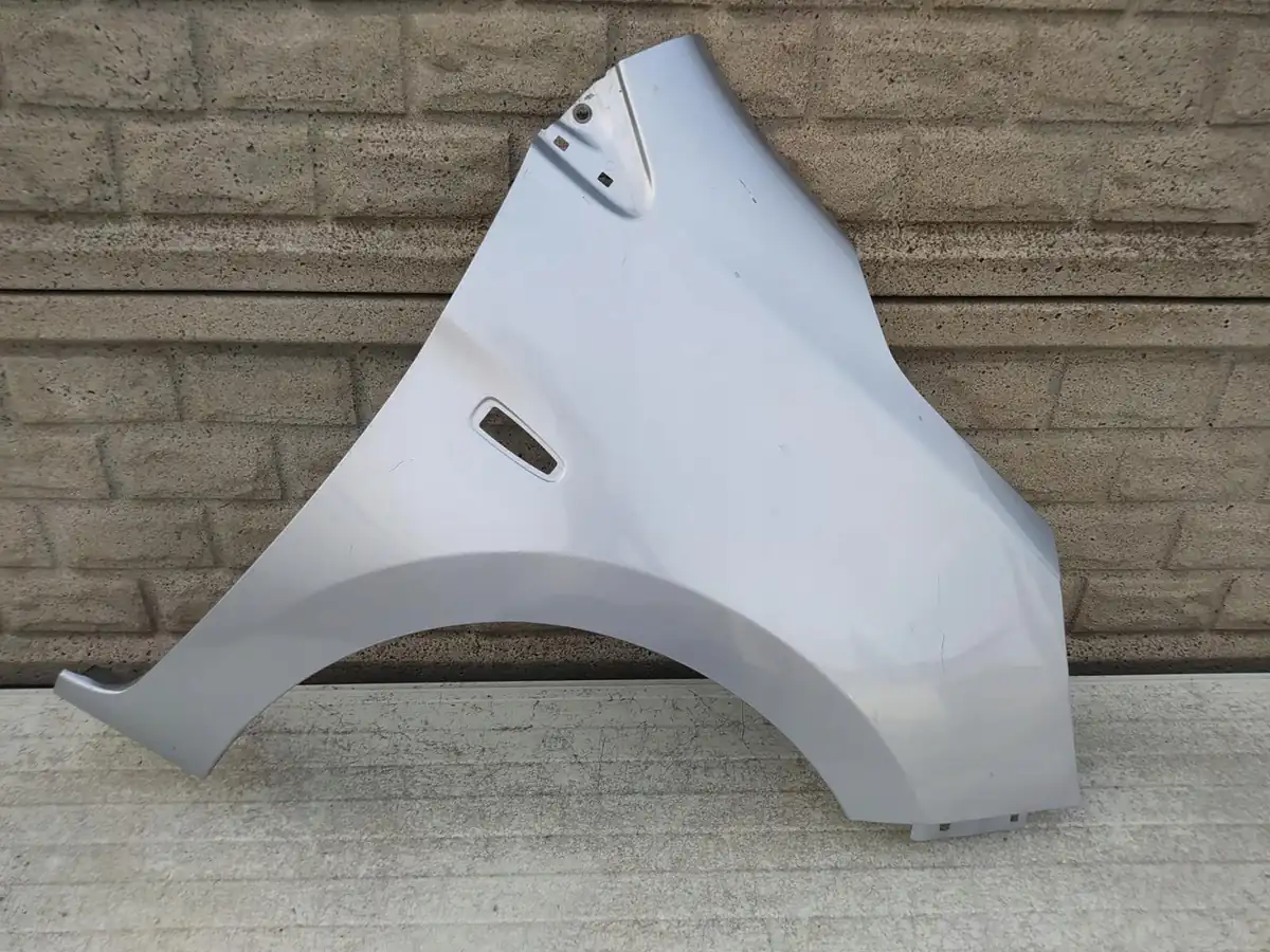 Aripa fata dreapta Mitsubishi Space Star 12 20