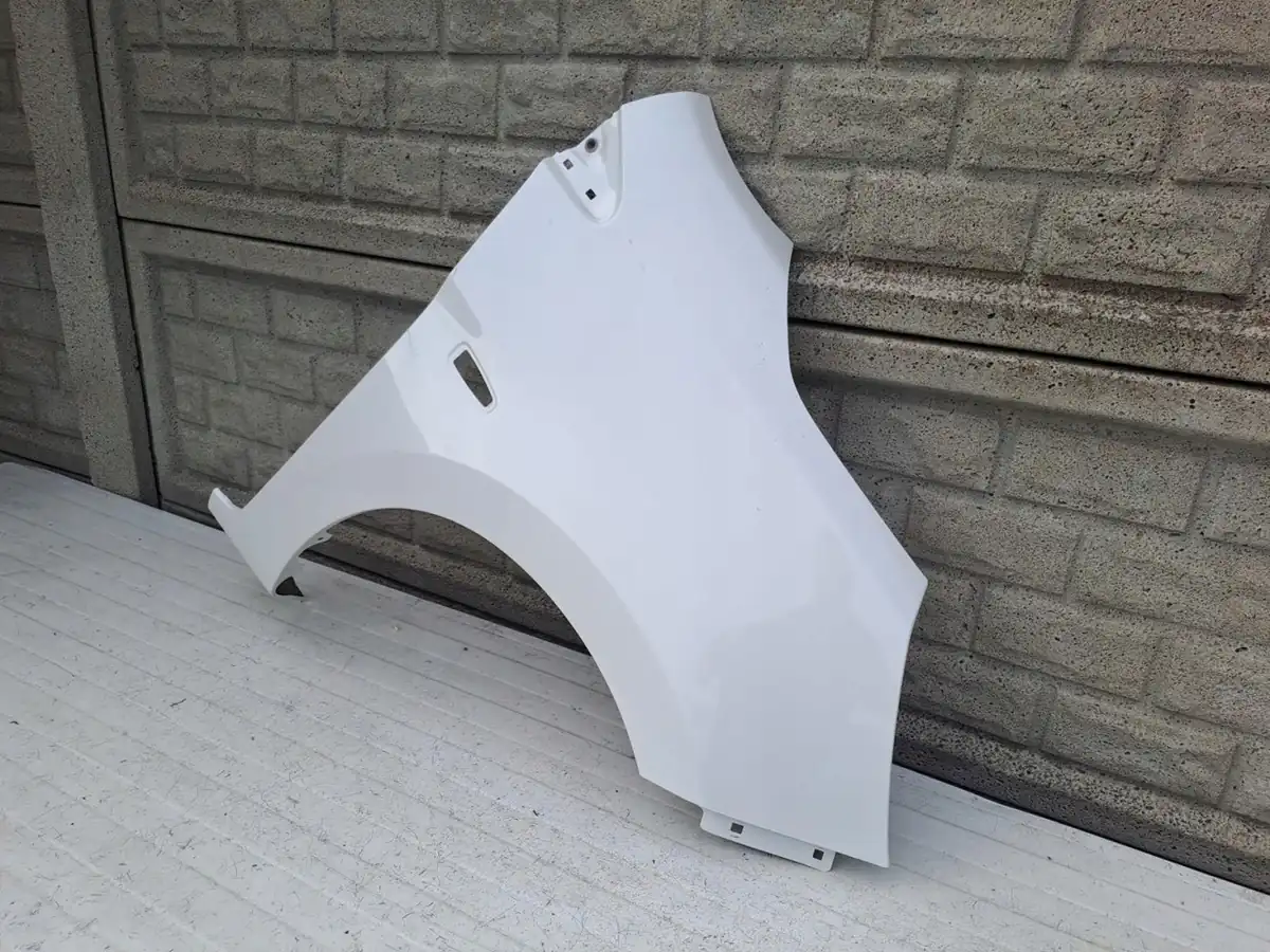 Aripa fata dreapta Mitsubishi Space Star 12 20
