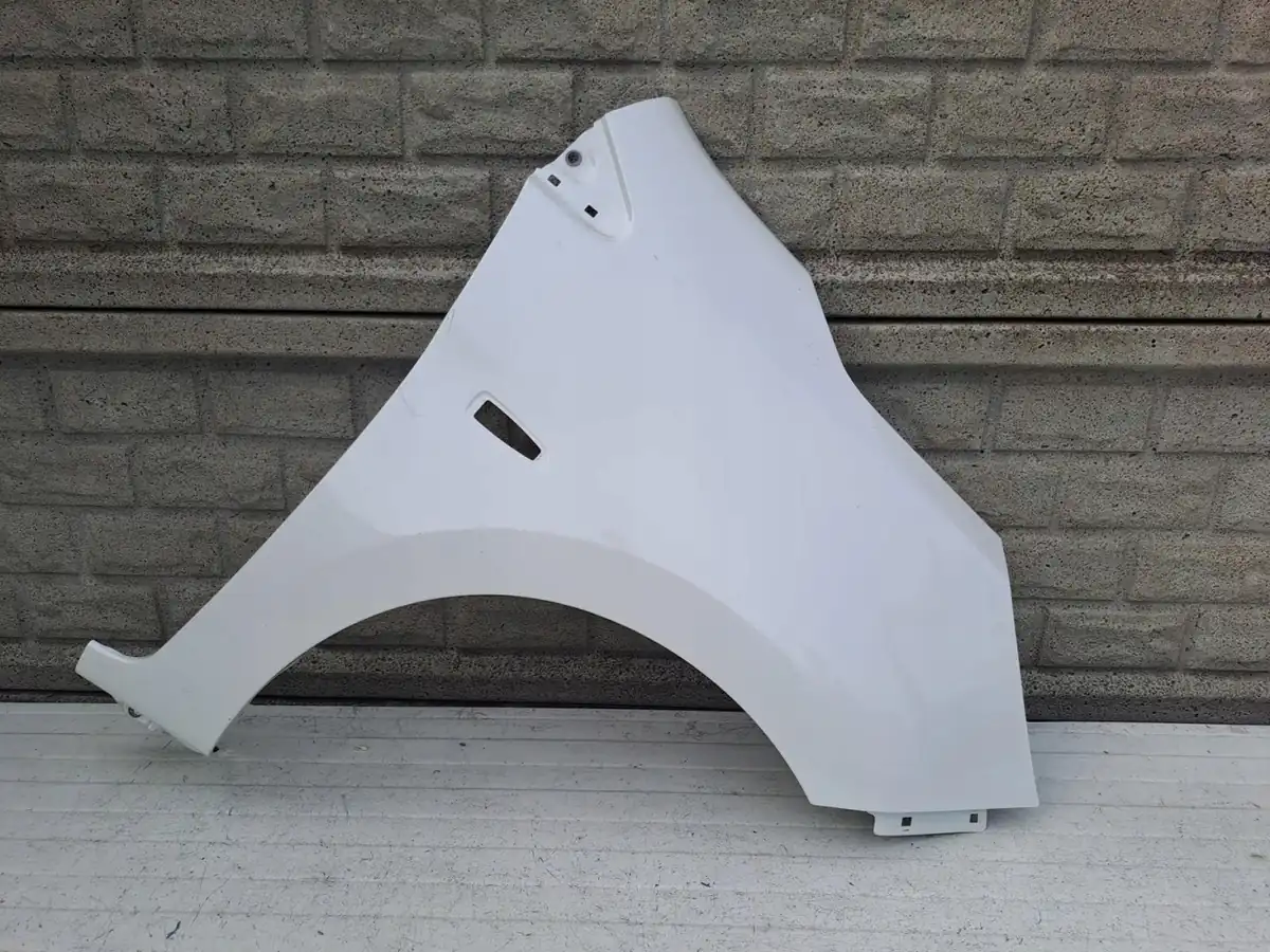 Aripa fata dreapta Mitsubishi Space Star 12 20