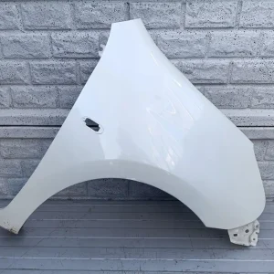 Aripa fata dreapta Nissan Micra K13 Lift 13 18