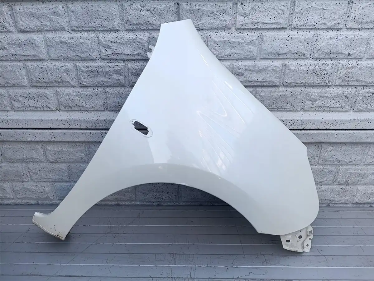 Aripa fata dreapta Nissan Micra K13 Lift 13 18