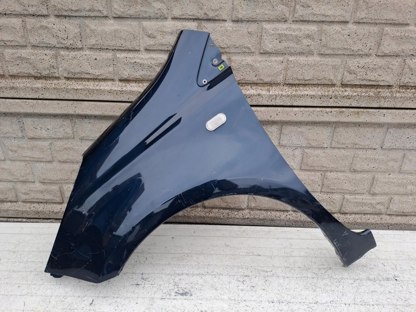Aripa fata stanga Nissan Note 2006 2012