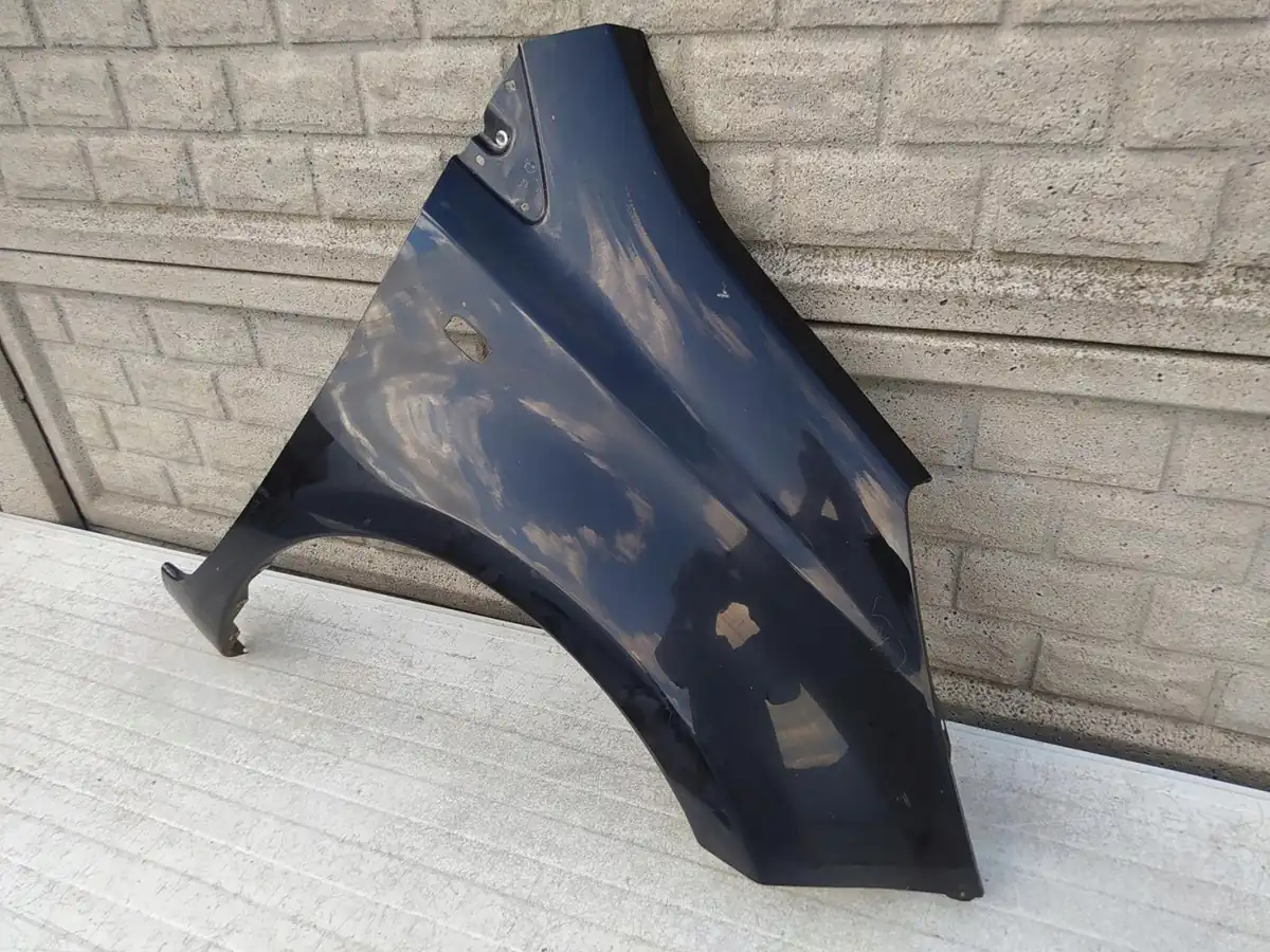 Aripa fata dreapta Nissan Note 2006 2012