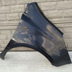 Aripa fata dreapta Nissan Note 2006 2012