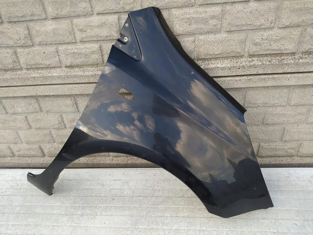 Aripa fata dreapta Nissan Note 2006 2012