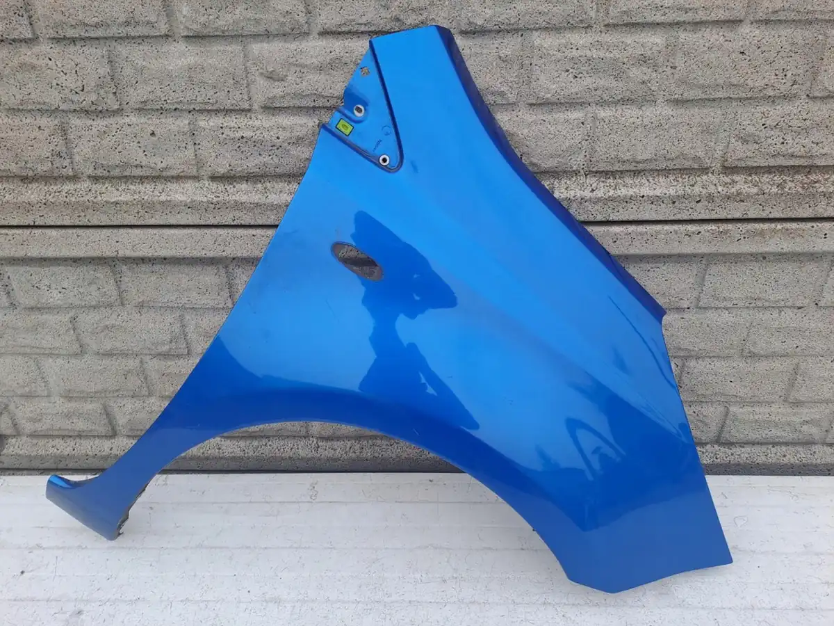 Aripa fata dreapta Nissan Note 2006 2012