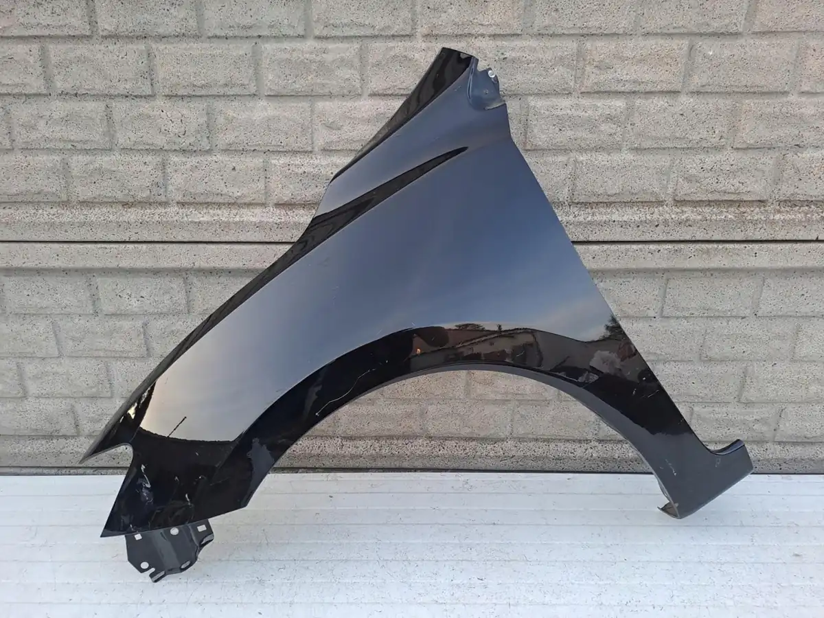 Aripa fata stanga Nissan Pulsar 2014 2023