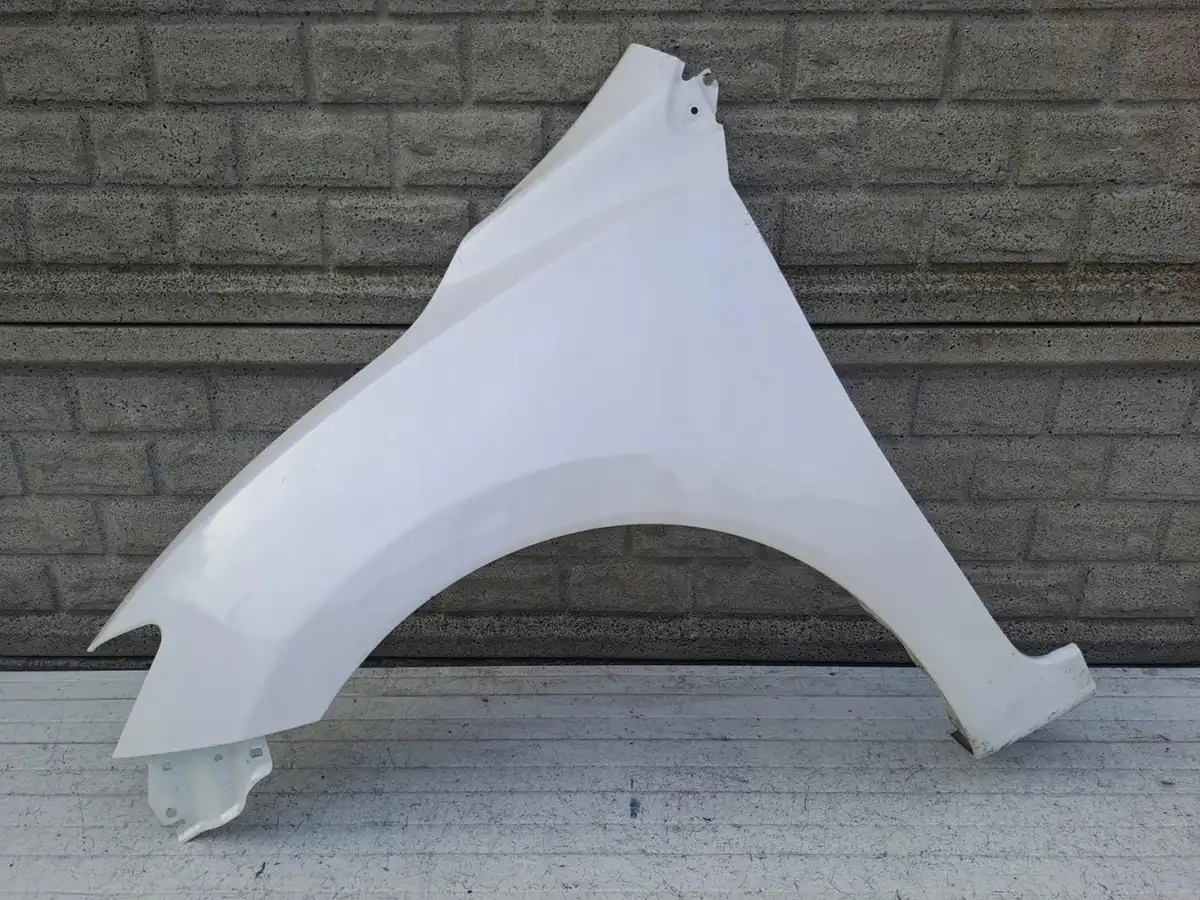 Aripa fata stanga Nissan Pulsar 2014 2024