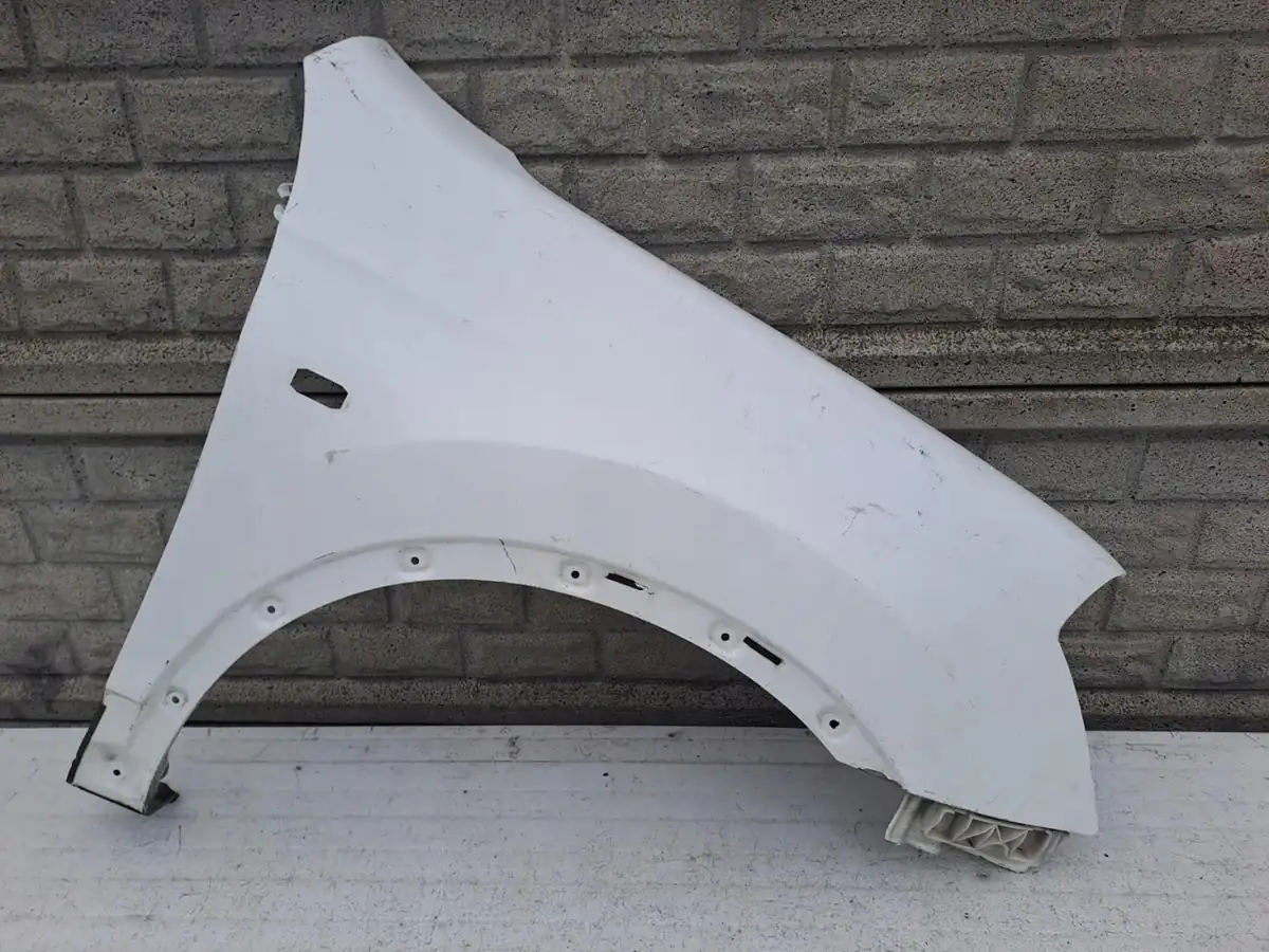 Aripa fata dreapta Nissan Qashqai 06 09