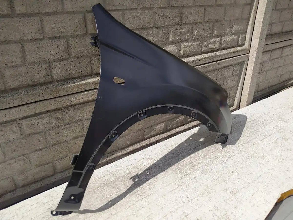 Aripa fata dreapta Nissan Qashqai 06 09