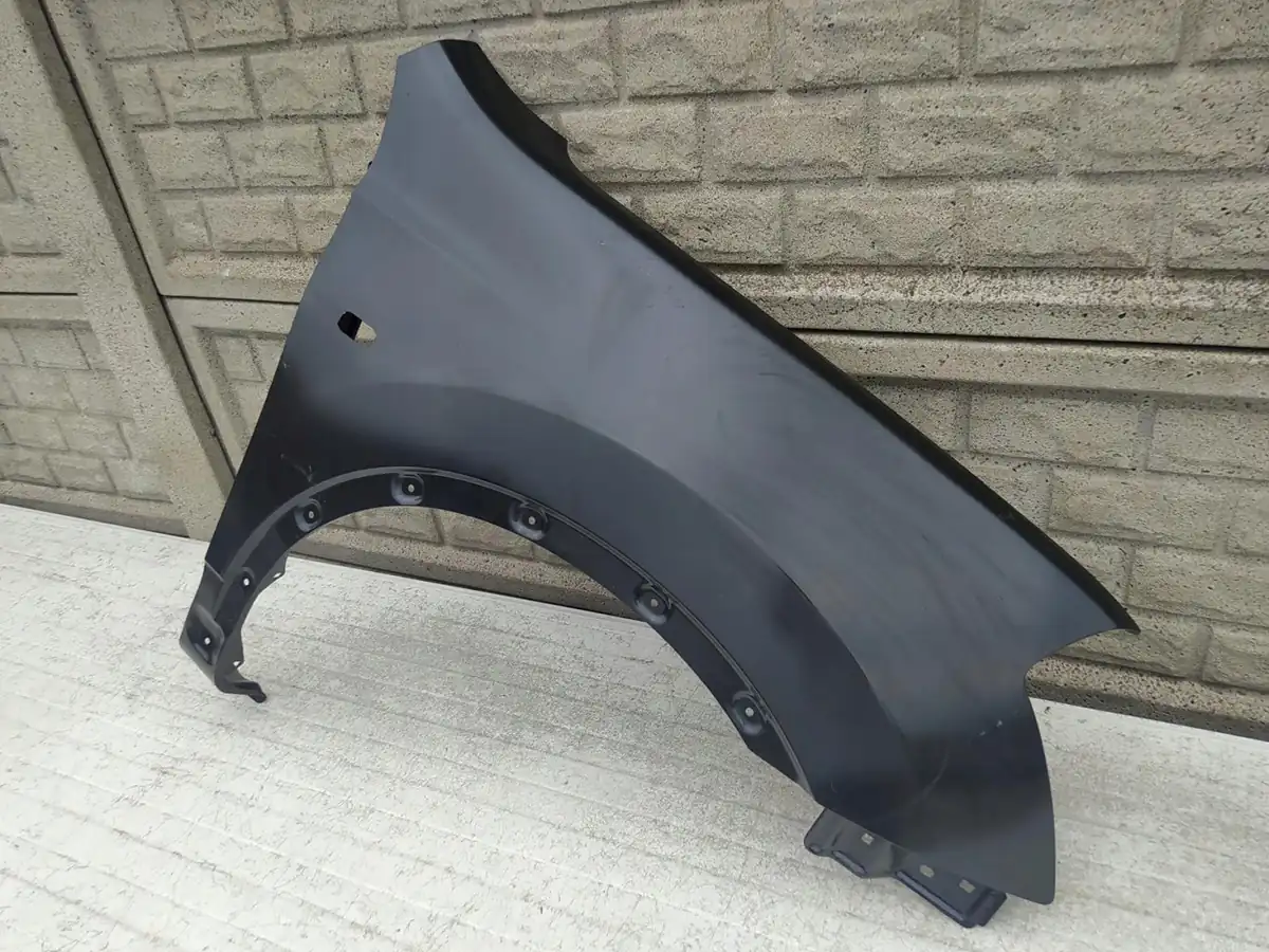 Aripa fata dreapta Nissan Qashqai 06 09