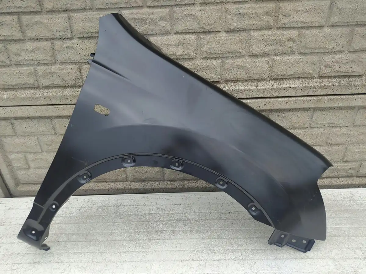 Aripa fata dreapta Nissan Qashqai 06 09