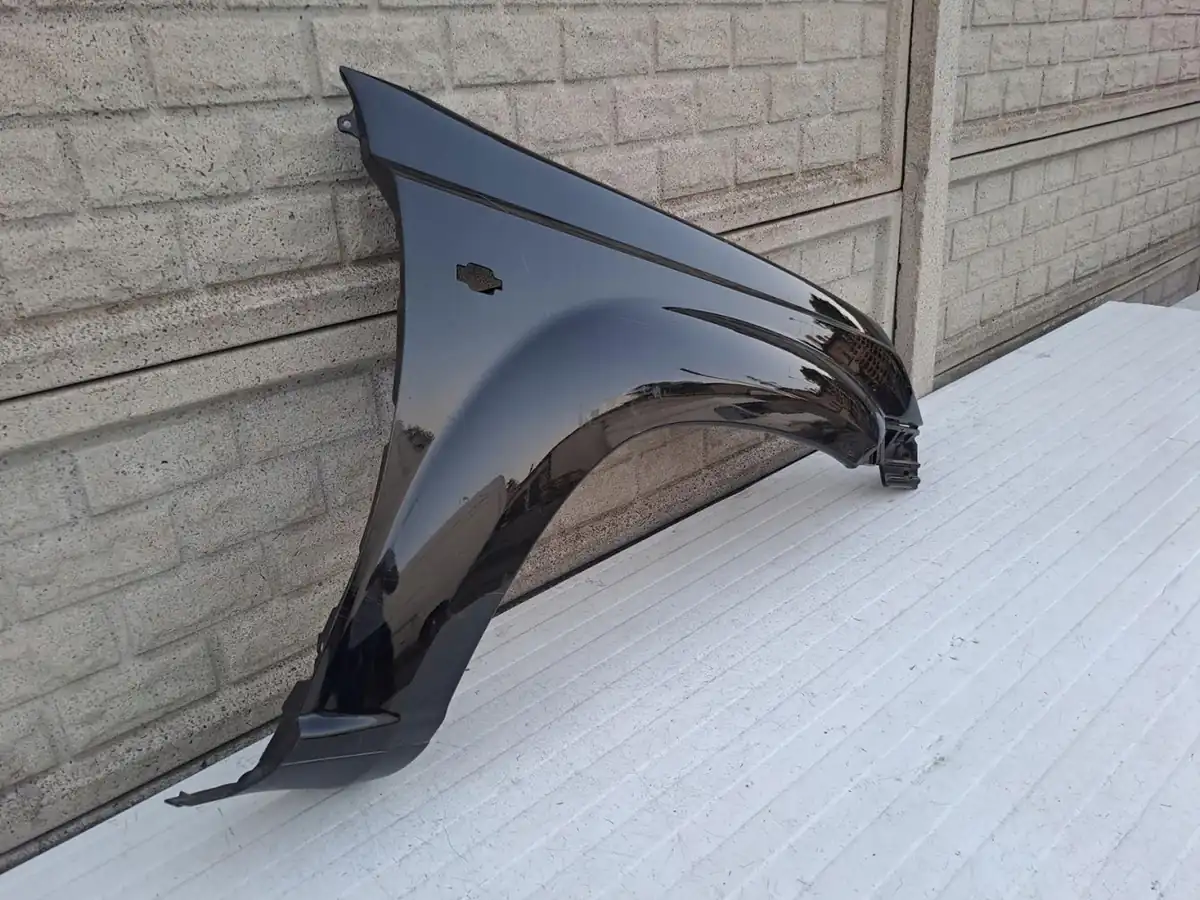 Aripa fata dreapta Nissan X Trail T30 01 07