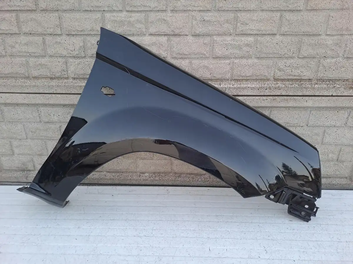 Aripa fata dreapta Nissan X Trail T30 01 07