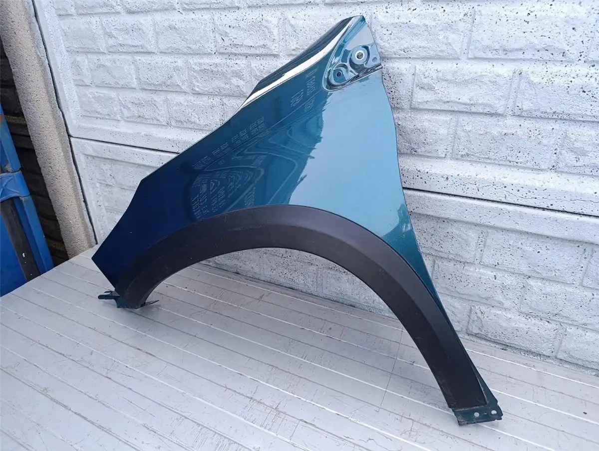 Aripa fata stanga Peugeot 2008 14 18