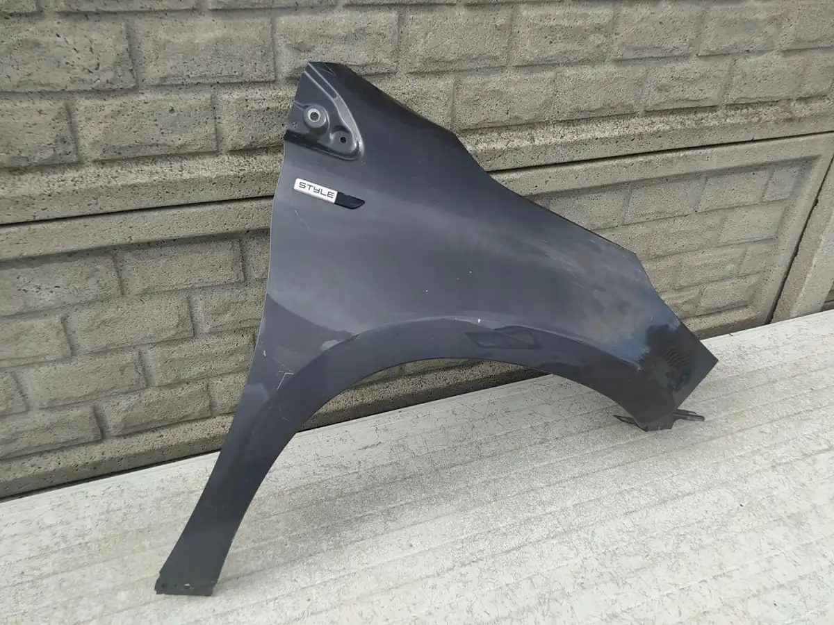 Aripa fata dreapta Peugeot 2008 14 18