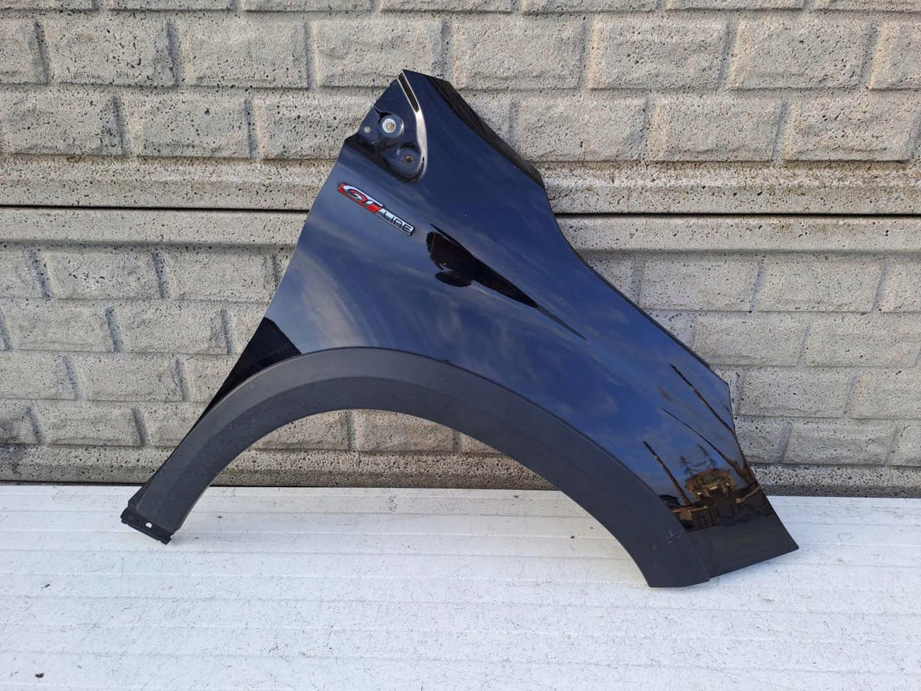 Aripa fata dreapta Peugeot 2008 14 18