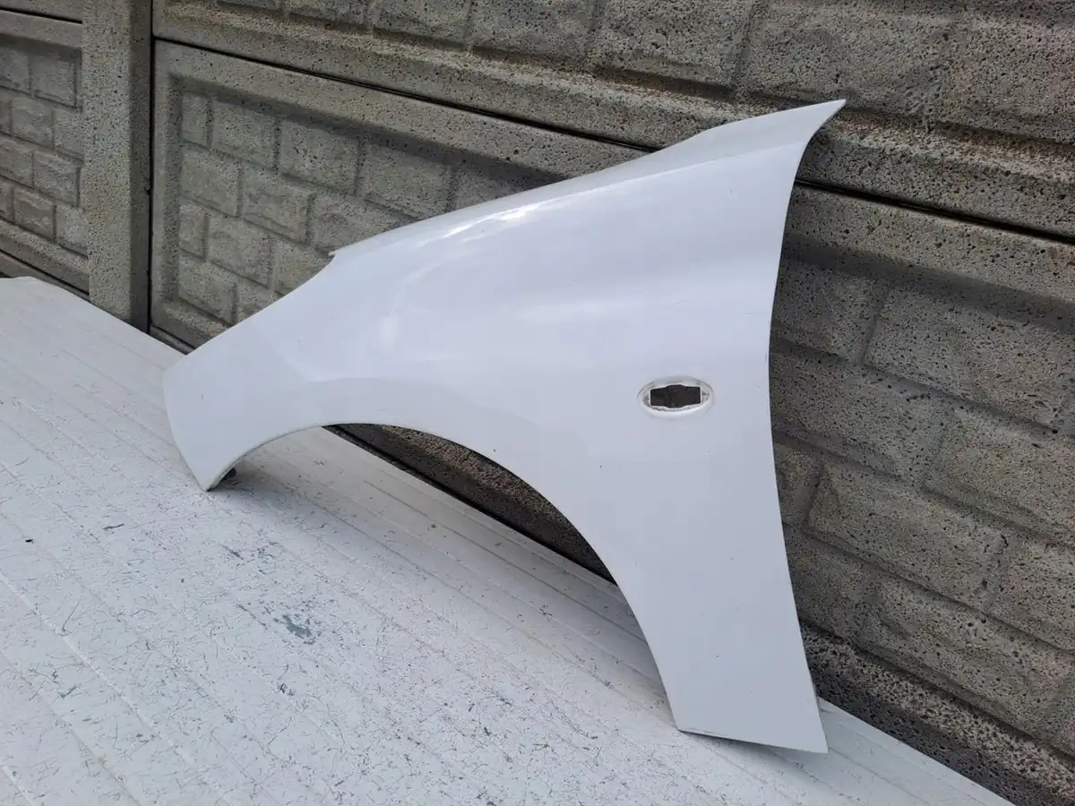 Aripa fata stanga Peugeot 206 Plus