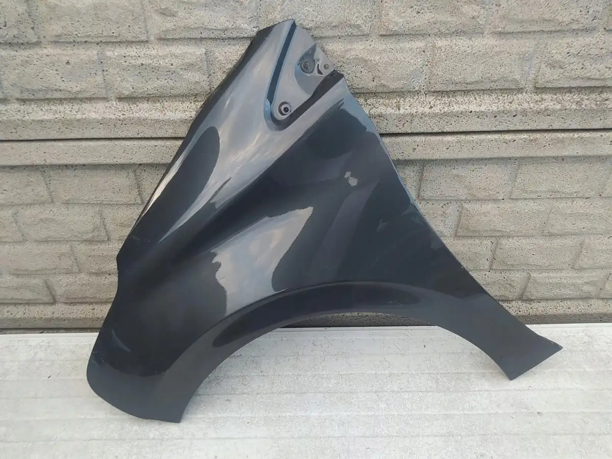 Aripa fata stanga Peugeot 208 11 17