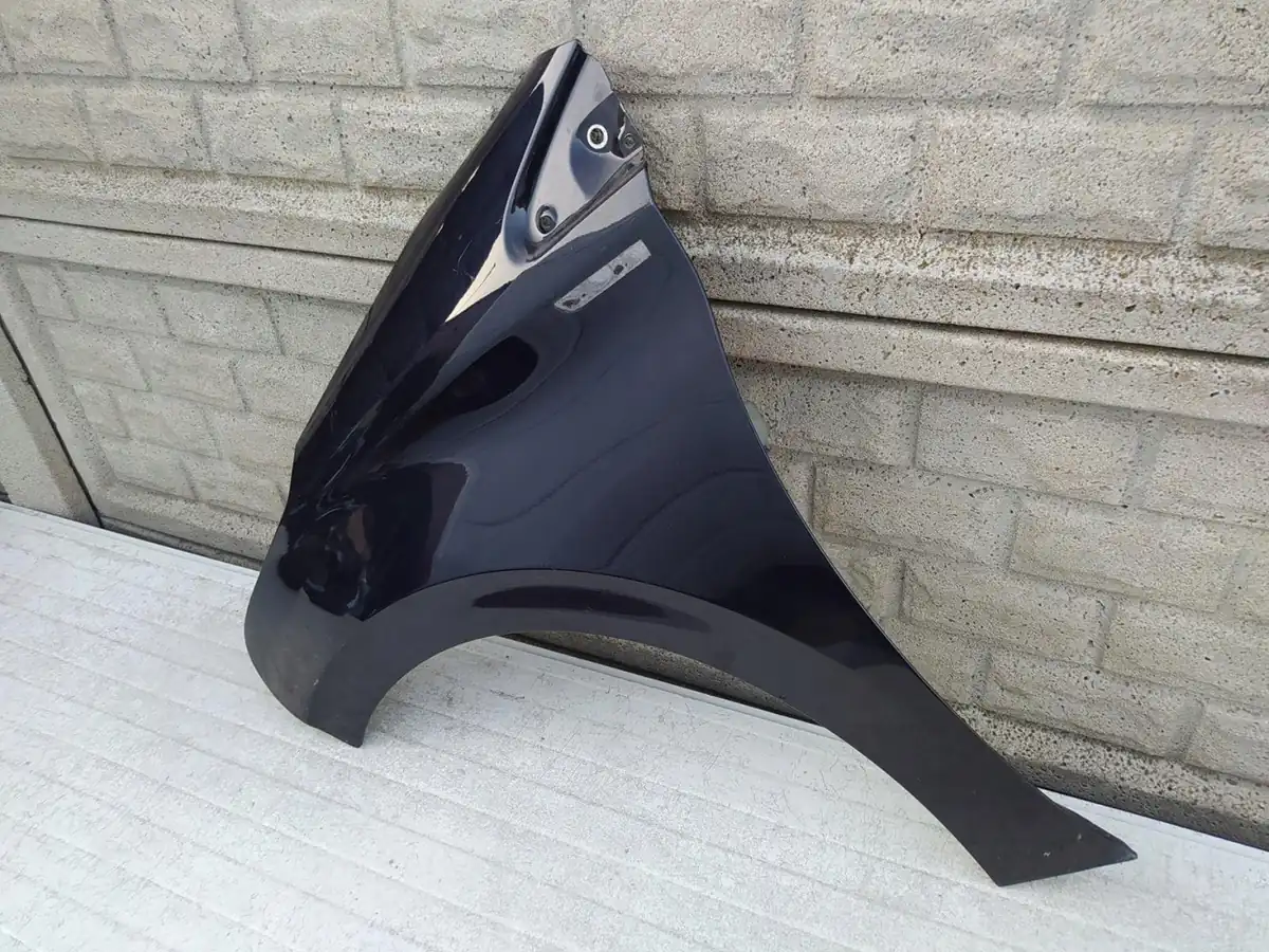 Aripa fata stanga Peugeot 208 11 17