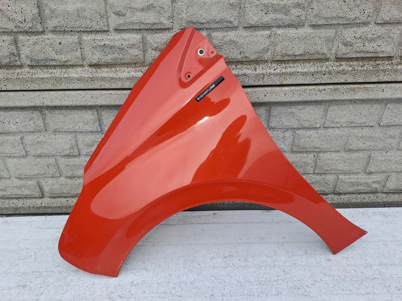 Aripa fata stanga Peugeot 208 11 17