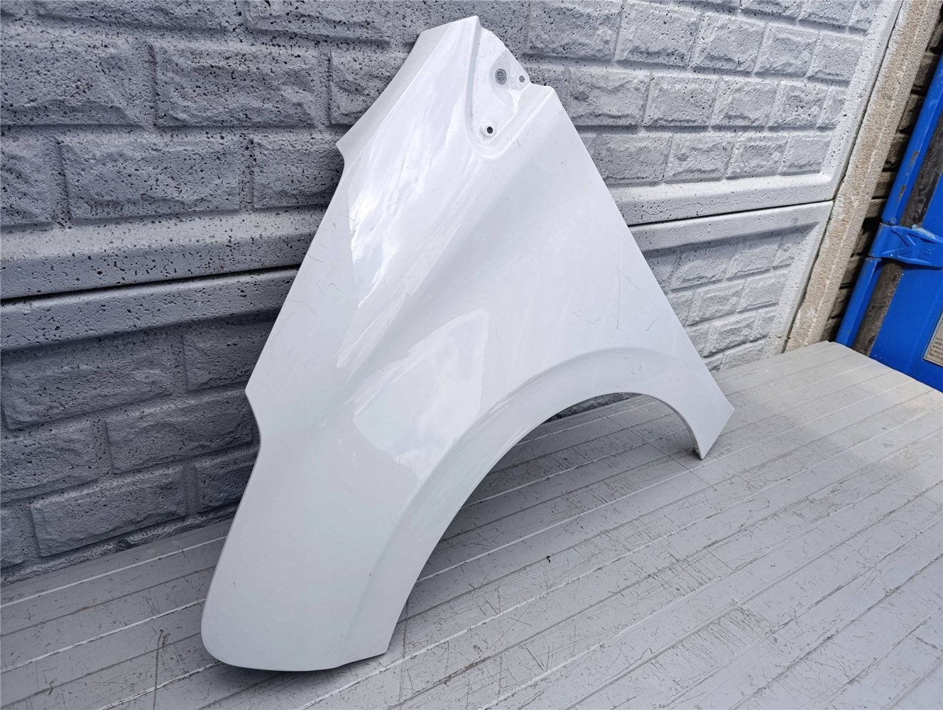 Aripa fata stanga Peugeot 208 11 17 - Image 2