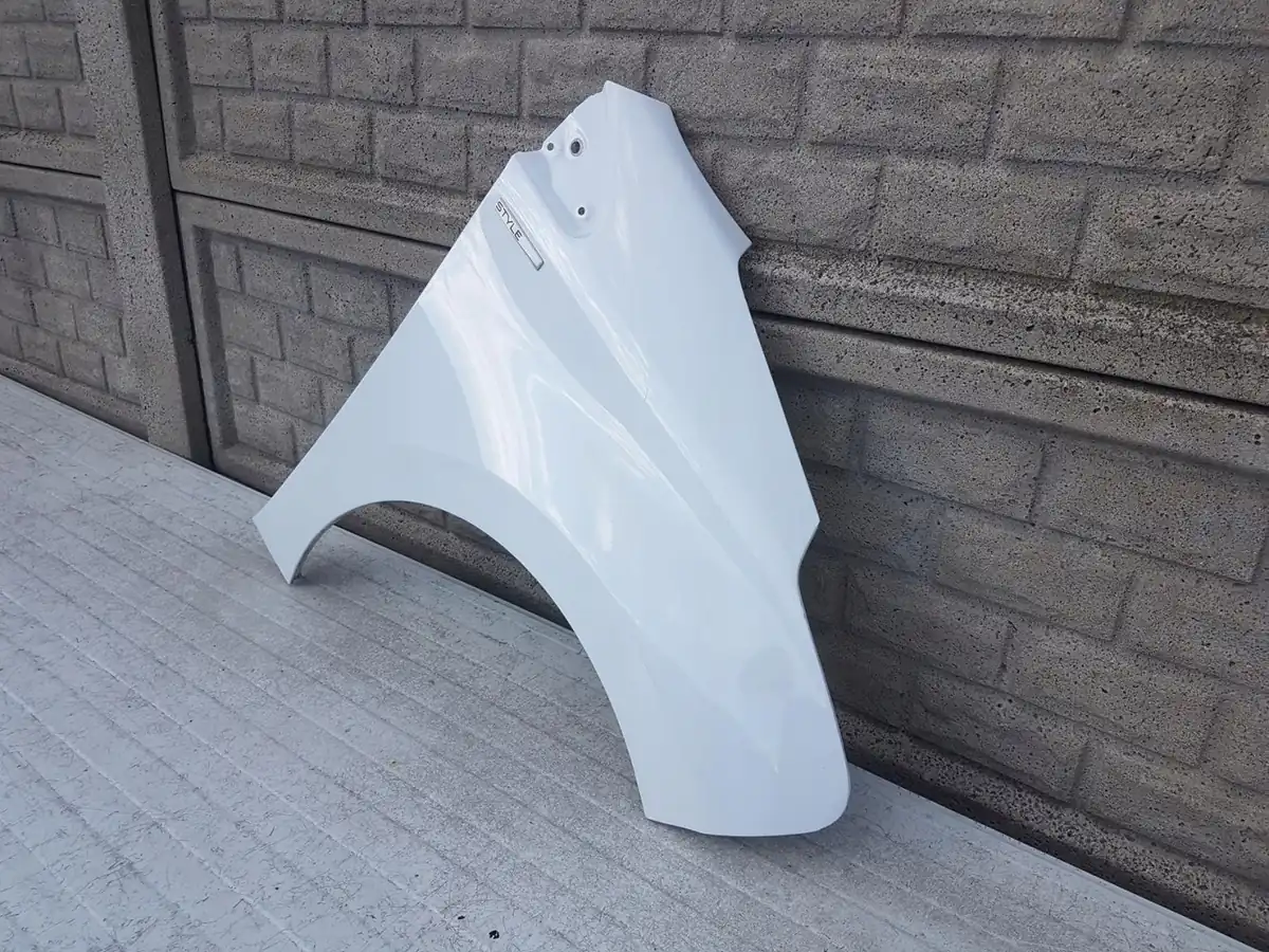 Aripa fata dreapta Peugeot 208 11 17