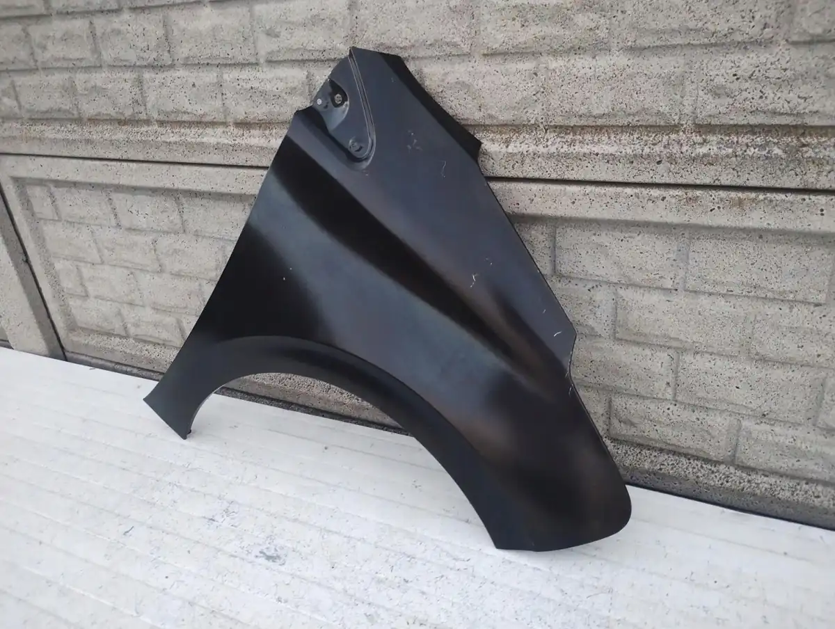 Aripa fata dreapta Peugeot 208 11 17