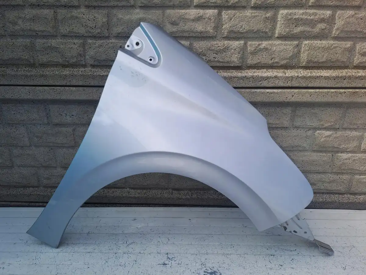 Aripa fata dreapta Peugeot 208 11 17