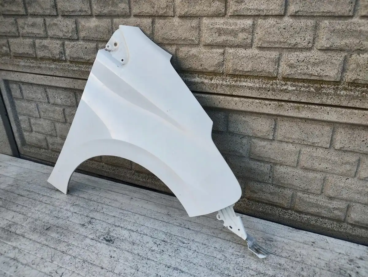 Aripa fata dreapta Peugeot 208 11 17