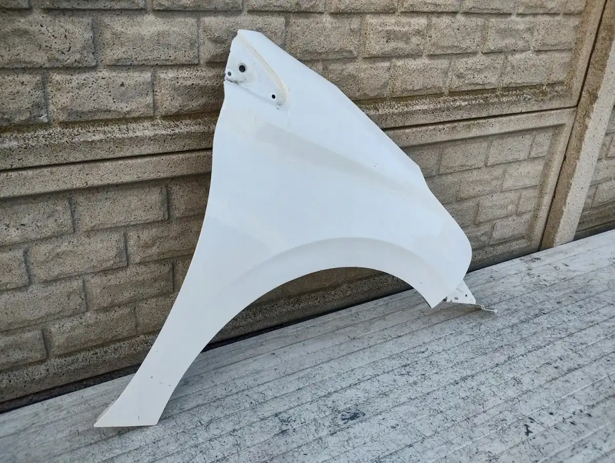 Aripa fata dreapta Peugeot 208 11 17