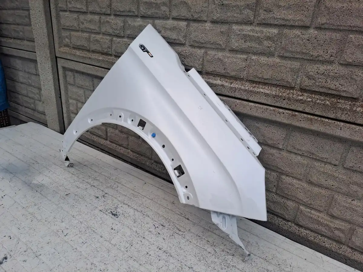 Aripa fata dreapta Peugeot 3008 5008 16 24