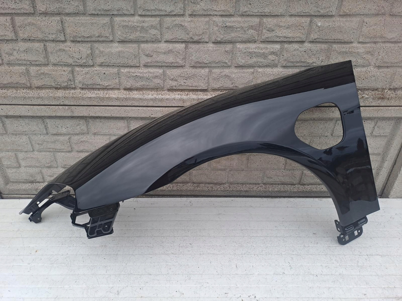 Aripa fata stanga Porsche Taycan 9j1 9 J
