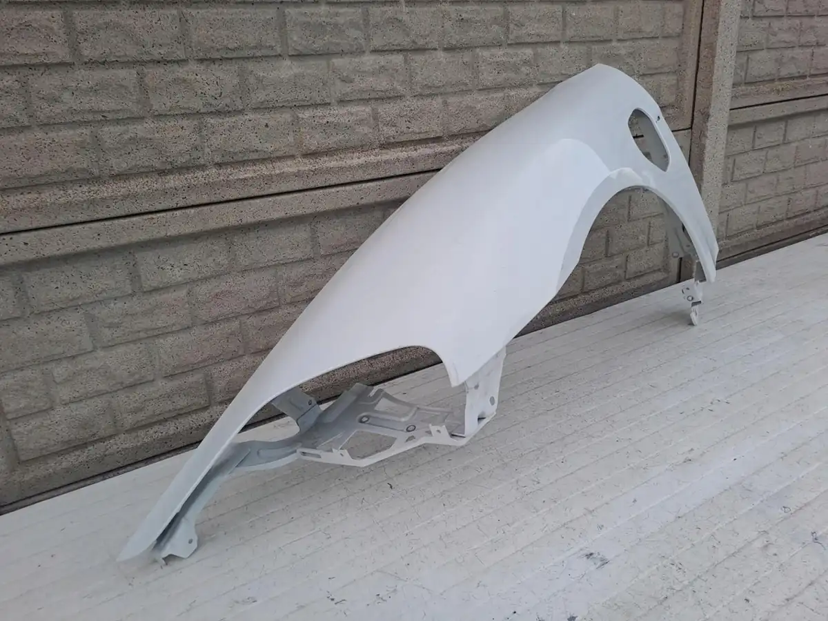 Aripa fata stanga Porsche Taycan 9j1 9 J