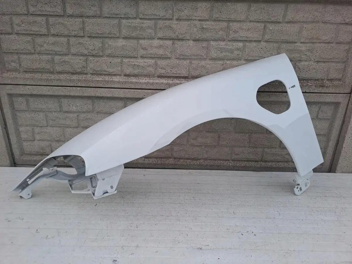 Aripa fata stanga Porsche Taycan 9j1 9 J