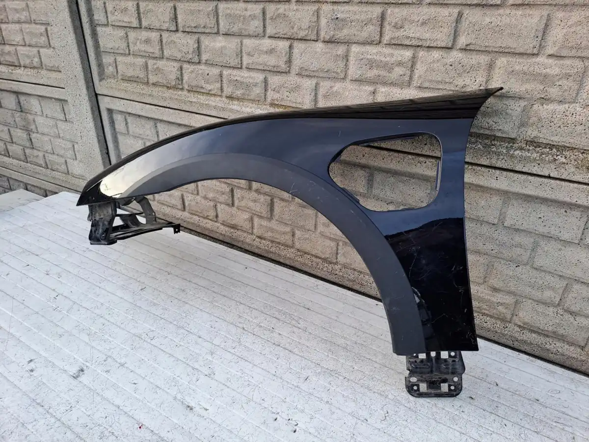 Aripa fata stanga Porsche Taycan 9j1 9 J