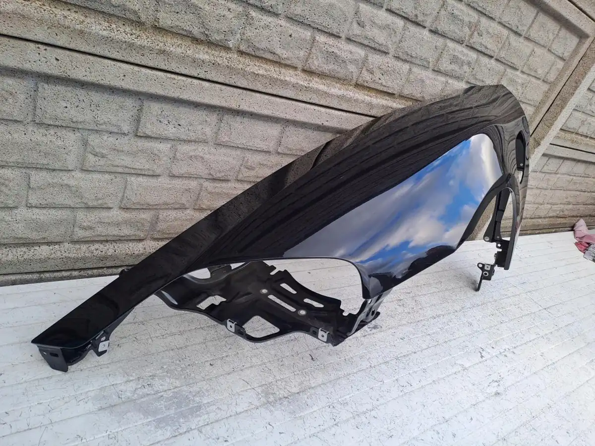 Aripa fata stanga Porsche Taycan 9j1 9 J