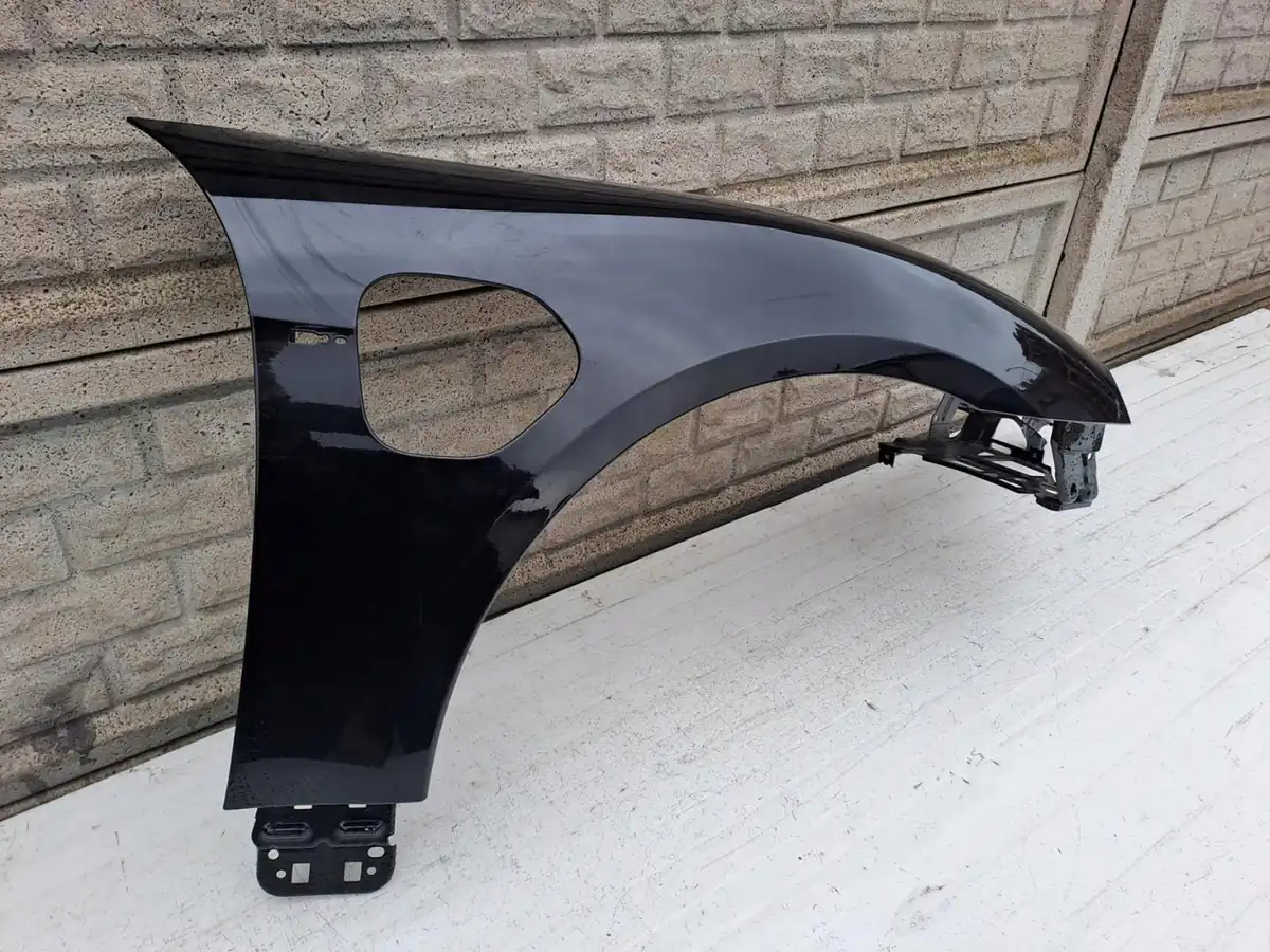 Aripa fata dreapta Porsche Taycan 9j1 9 J