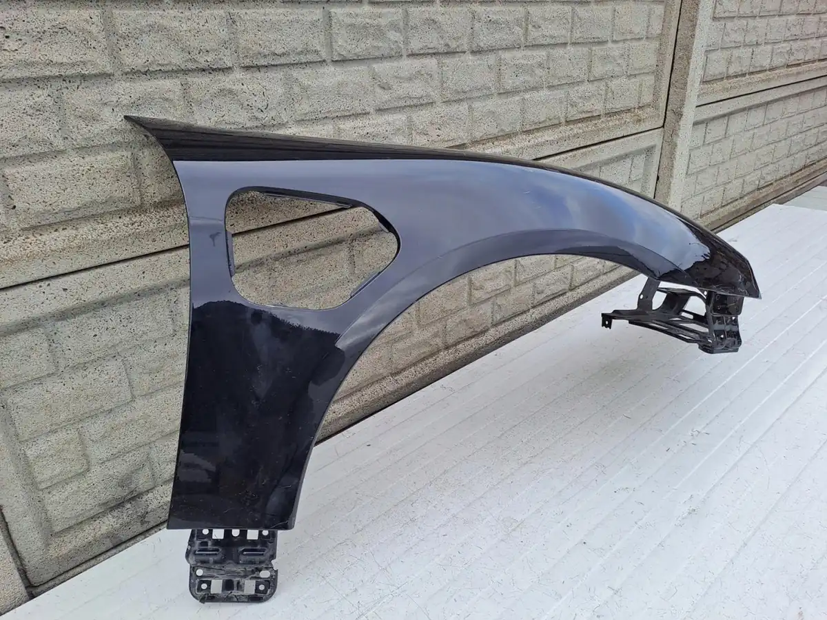 Aripa fata dreapta Porsche Taycan 9j1 9 J