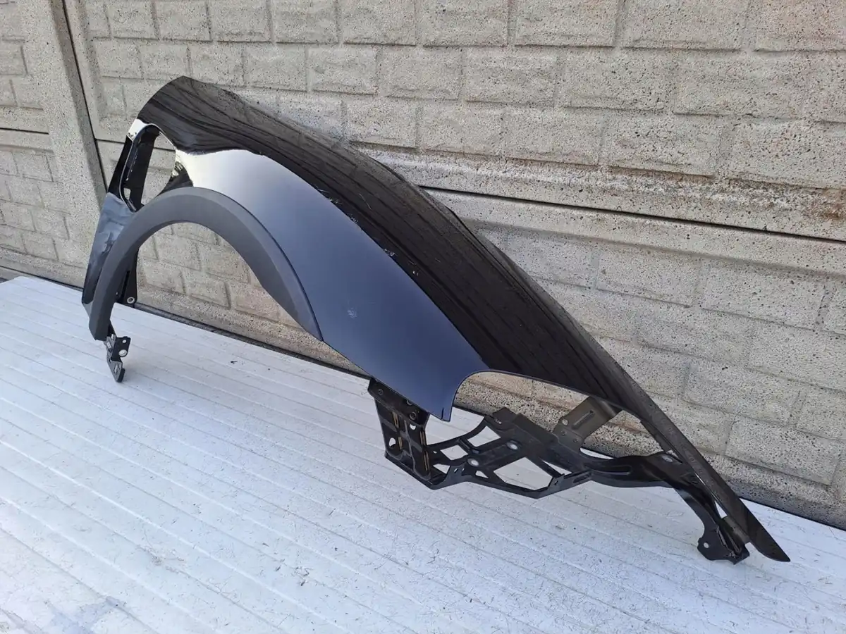 Aripa fata dreapta Porsche Taycan 9j1 9 J