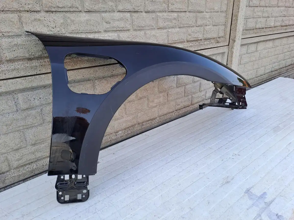 Aripa fata dreapta Porsche Taycan 9j1 9 J