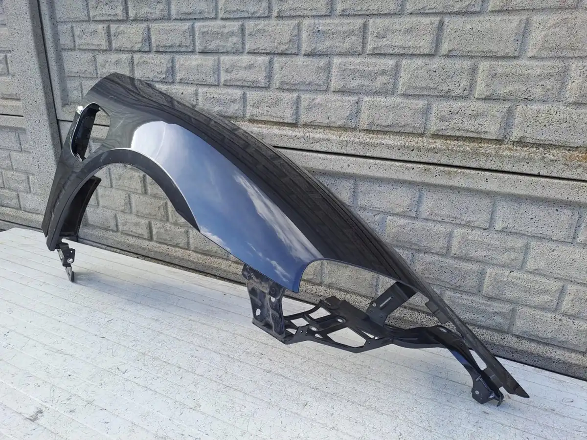 Aripa fata dreapta Porsche Taycan 9j1 9 J