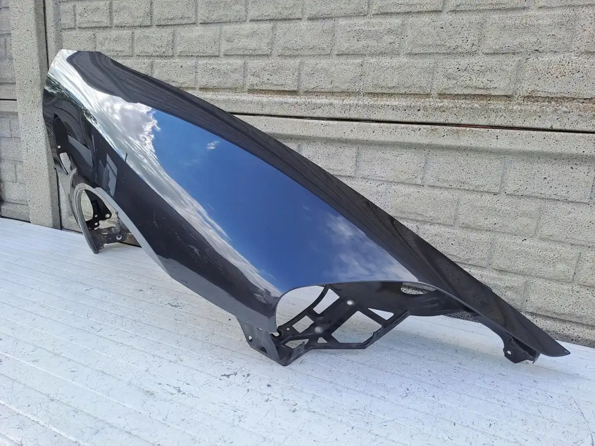 Aripa fata dreapta Porsche Taycan 9j1 9 J