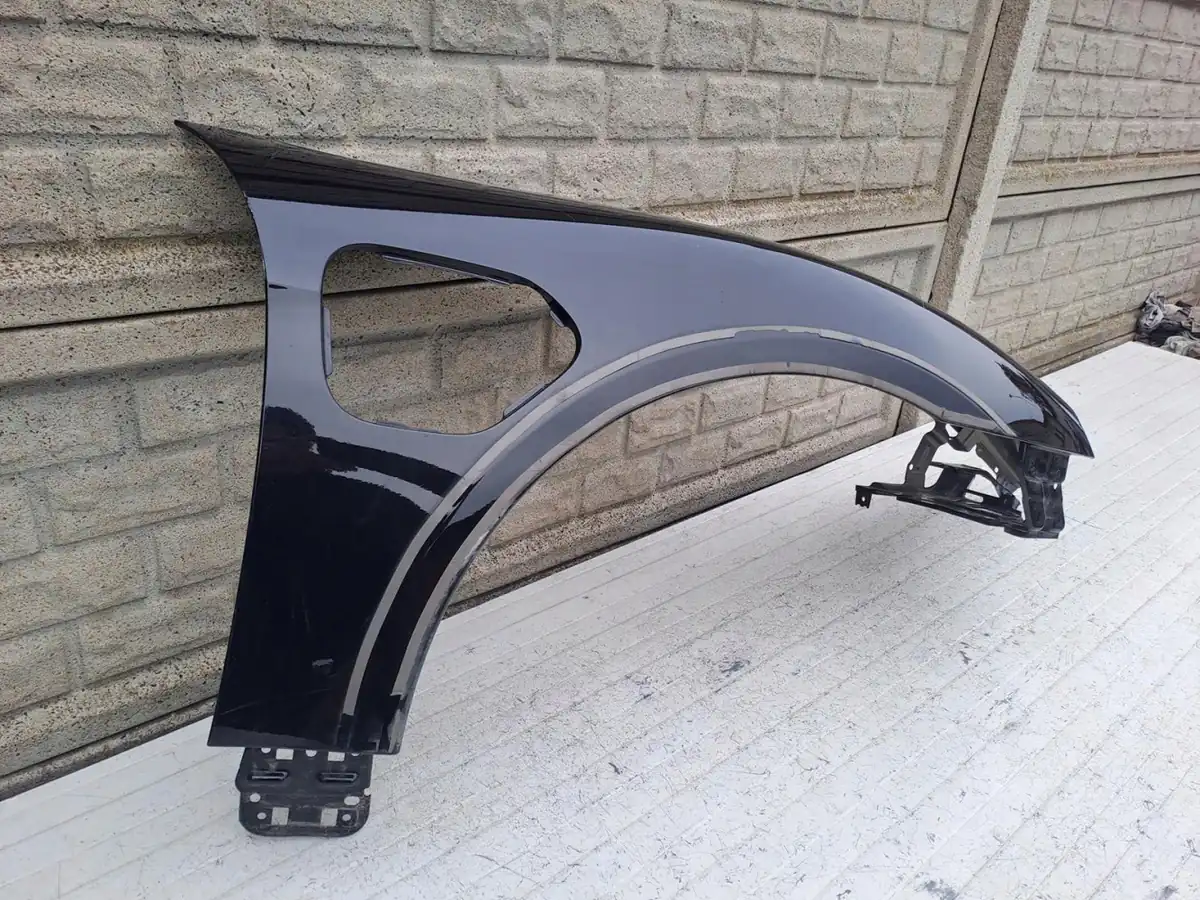 Aripa fata dreapta Porsche Taycan 9j1 9 J