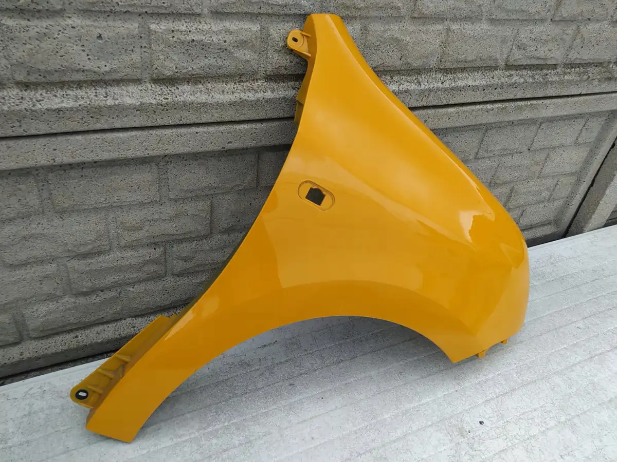 Aripa fata dreapta Renault Twingo 3 14 21