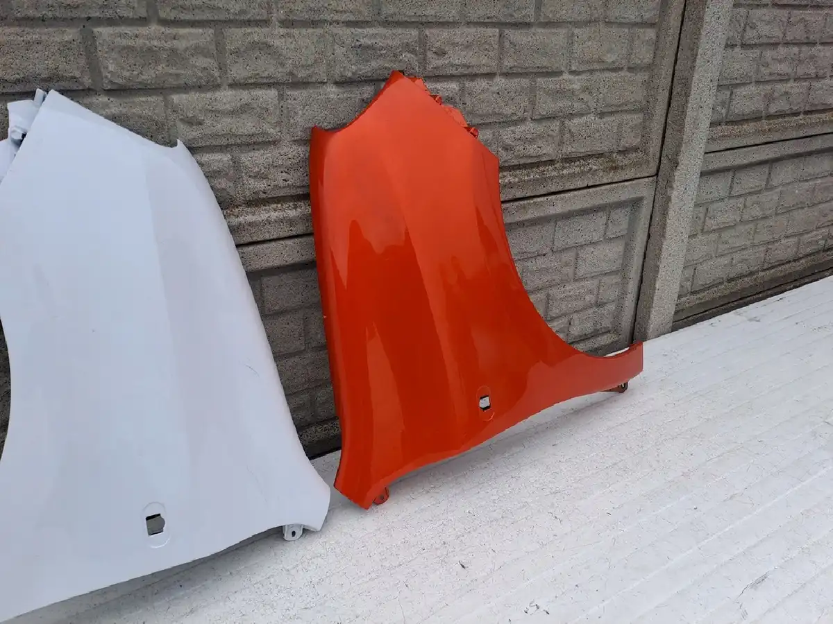 Aripa fata stanga Renault Twingo 3 14 23