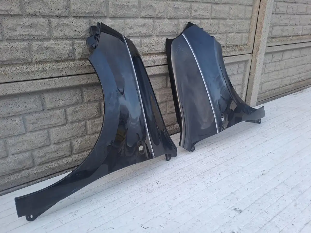 Aripa fata stanga Renault Twingo 3 14 23
