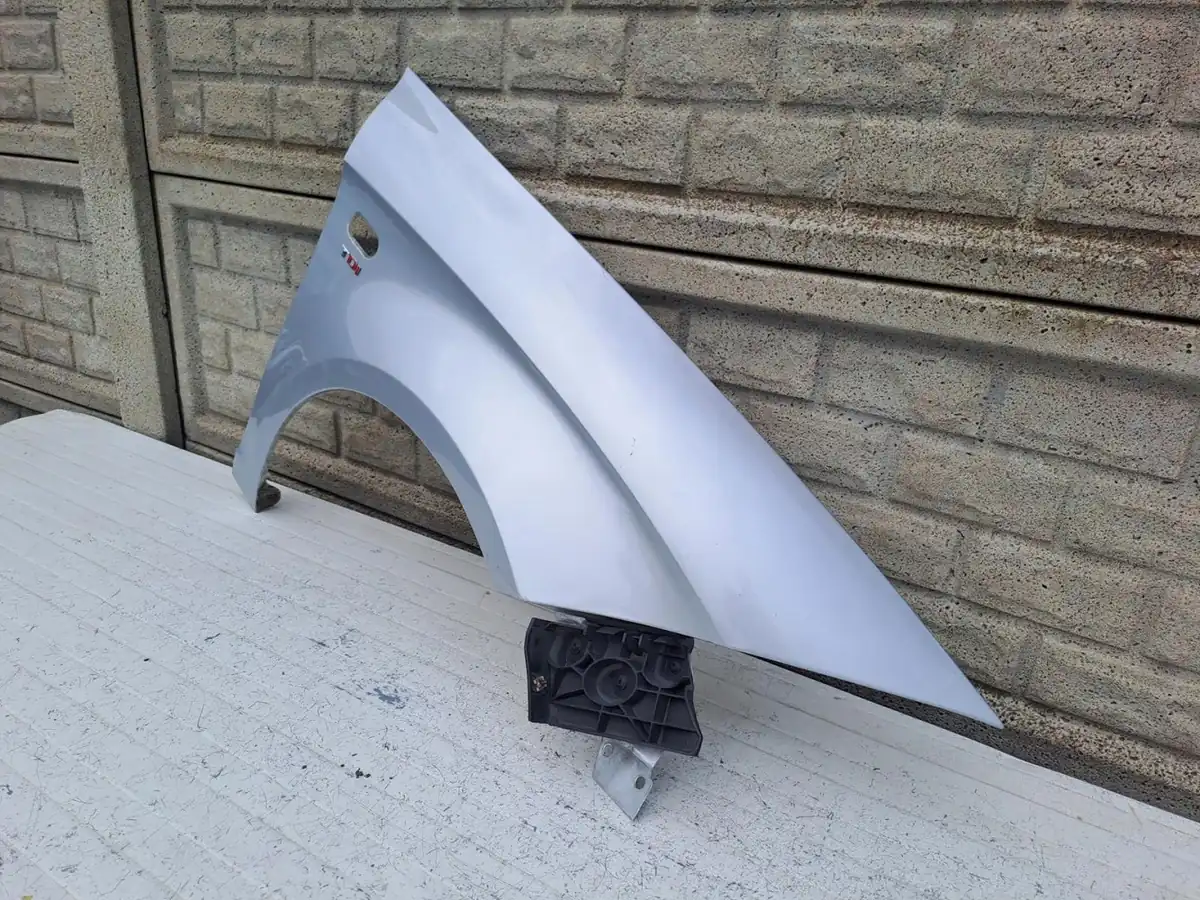 Aripa fata dreapta Seat Altea Toledo Iii 04 12